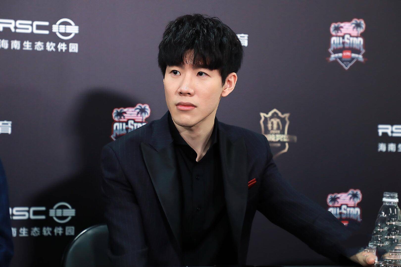 贡献有目共 贡献有目共