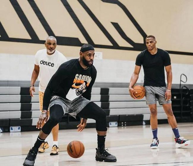 门前只需一 门前只需一